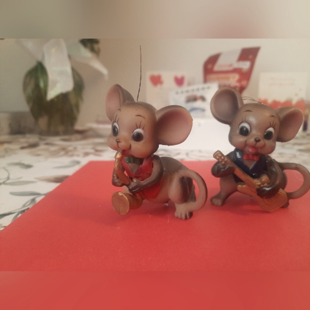 Vintage mouse figures
